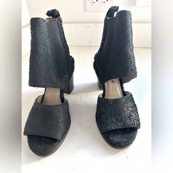 New MATISSE Smith Textured Leather Cutout Ankle Bootie Sz 6 - Picture 5 of 9